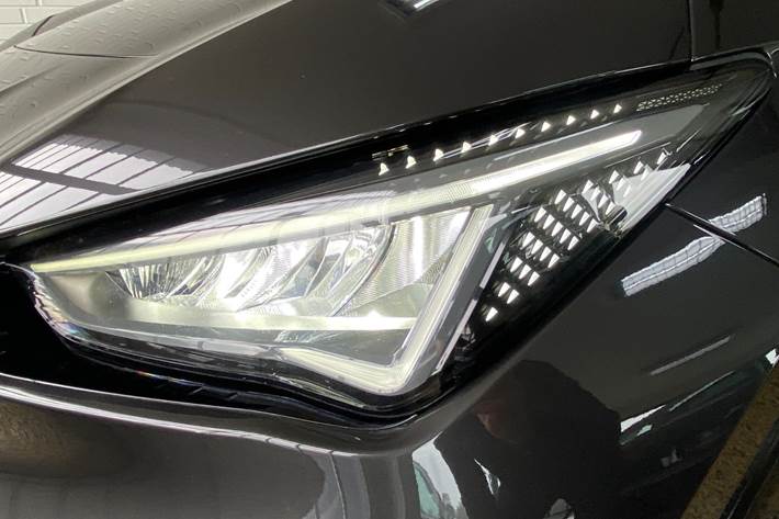 Grå Cupra Born fra 2023