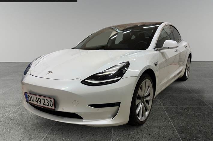 Hvid Tesla Model 3 fra 2020 set udefra