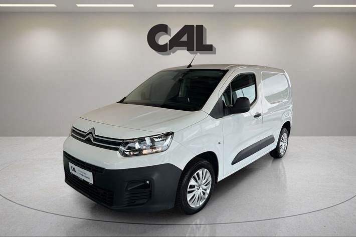 Hvid Citroën Berlingo fra 2020 set udefra