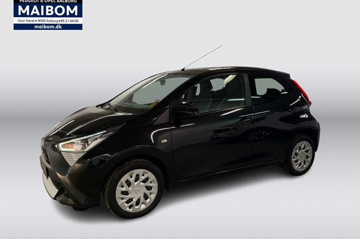 Sort Toyota Aygo fra 2019 set udefra