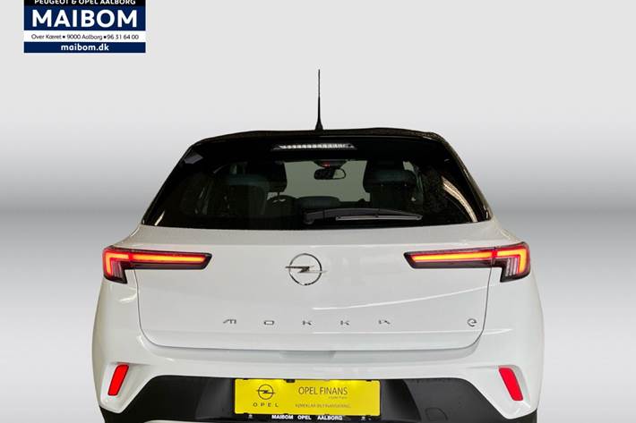 Hvid Opel Mokka-e fra 2023