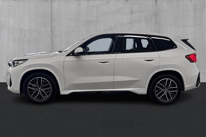 Hvid BMW iX1 fra 2023