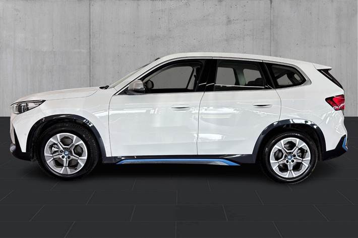Hvid BMW iX1 fra 2023
