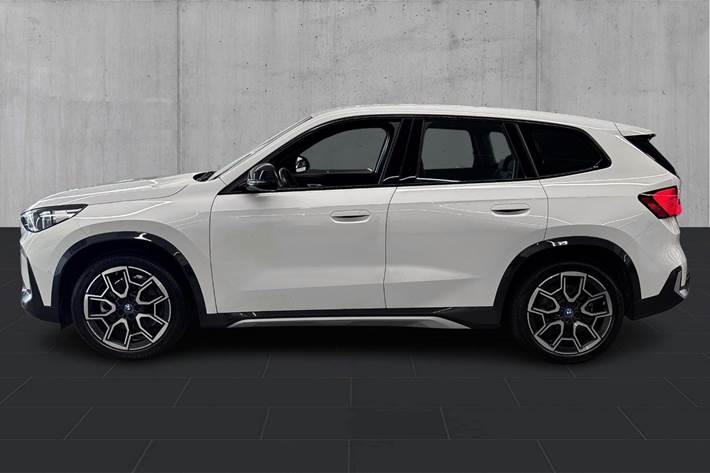 Hvid BMW iX1 fra 2023