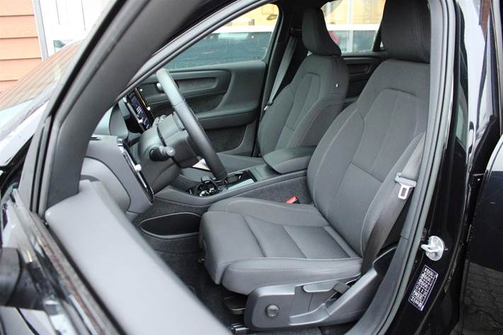 Sort Volvo XC40 fra 2023