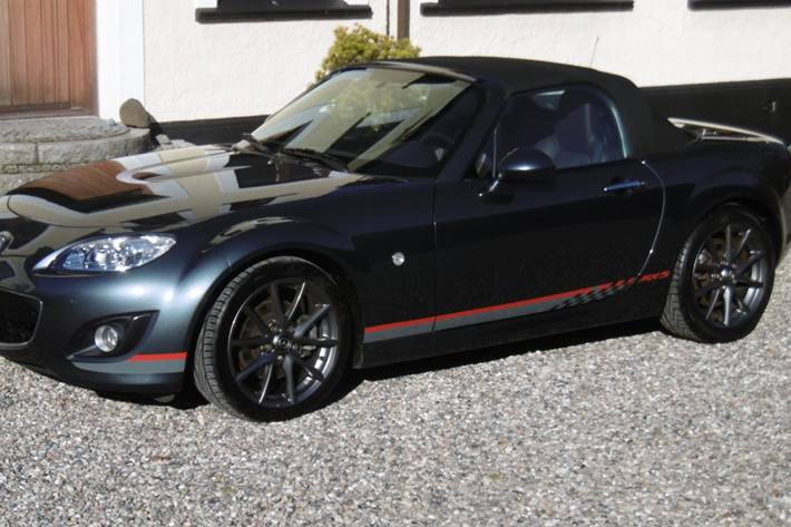 Grå Mazda MX-5 fra 2012