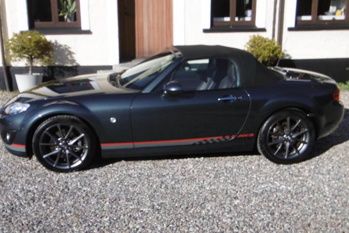 Grå Mazda MX-5 fra 2012