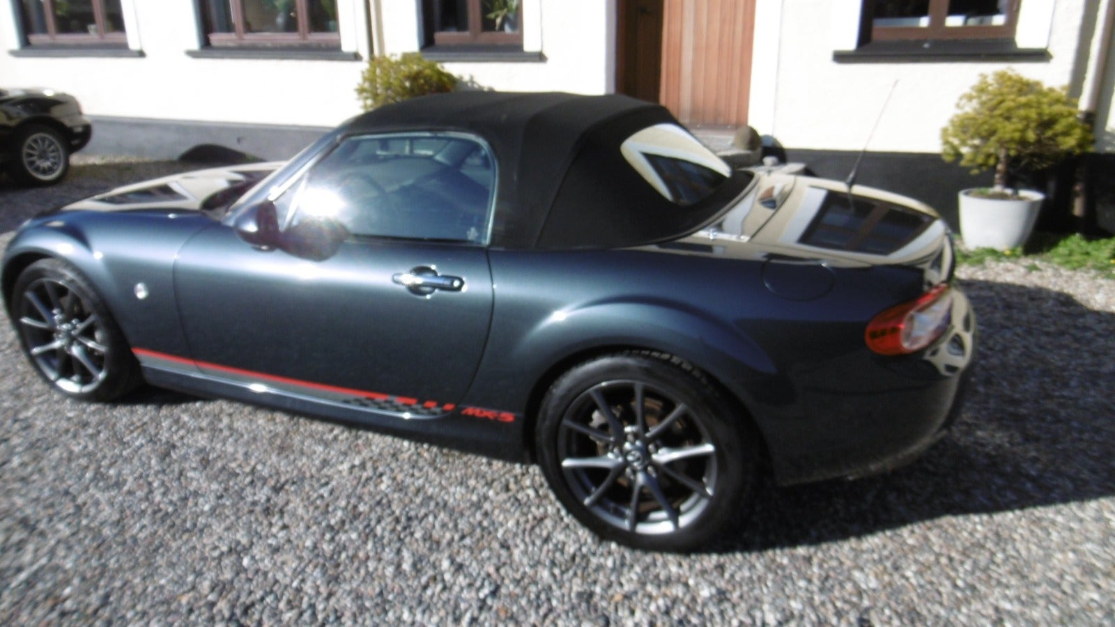 Grå Mazda MX-5 fra 2012