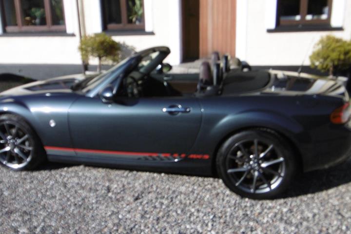 Grå Mazda MX-5 fra 2012