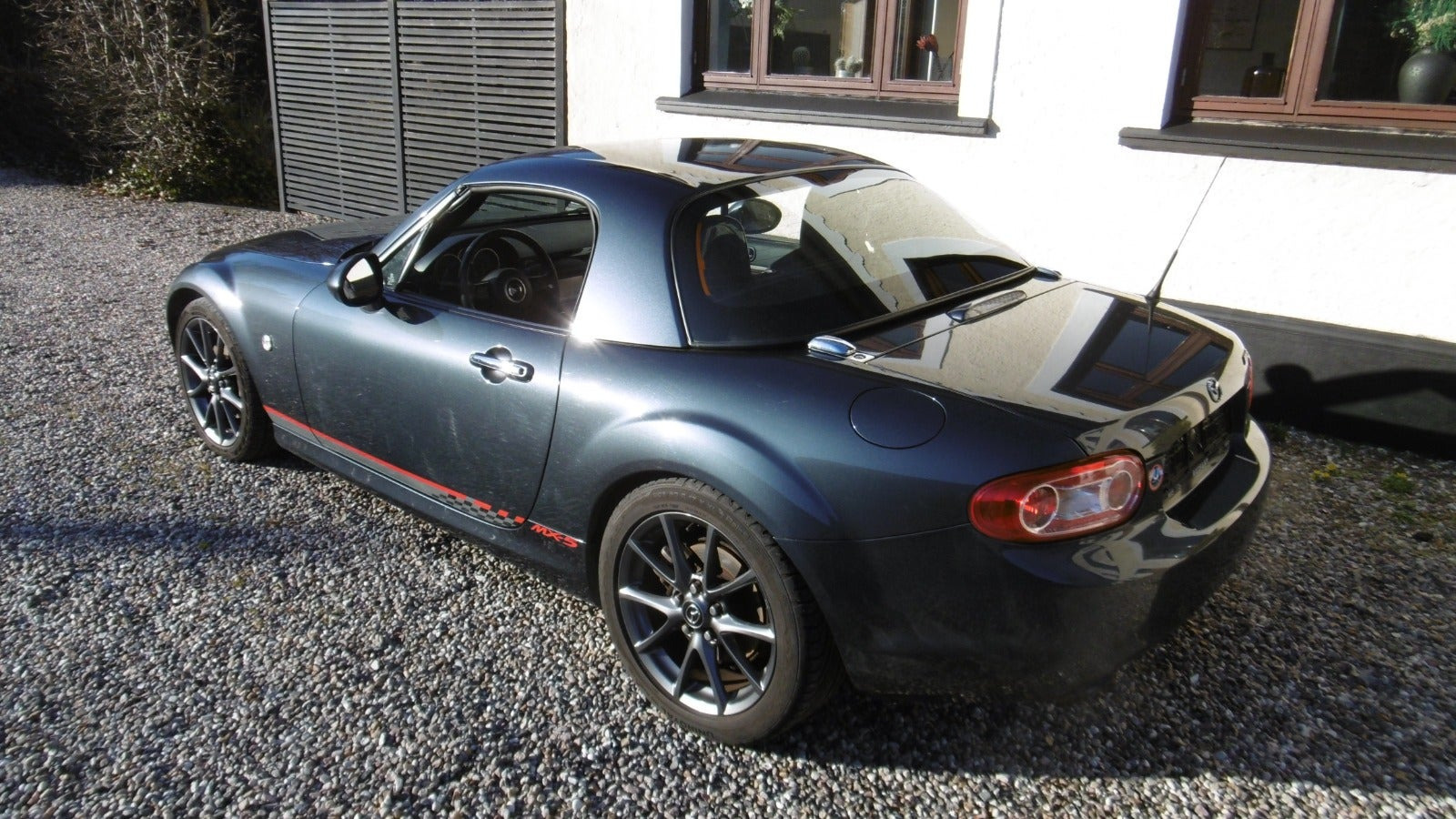 Grå Mazda MX-5 fra 2012