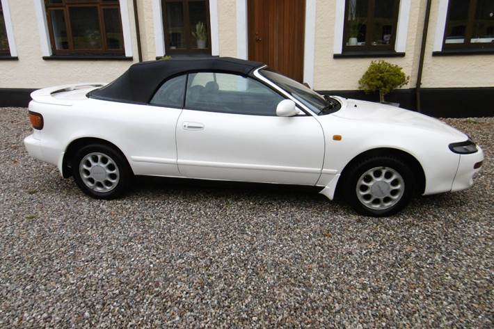 Hvid Toyota Celica fra 1992