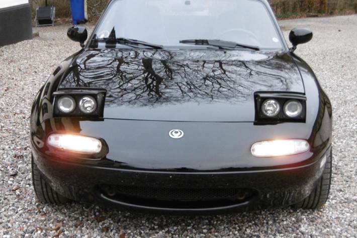Sort Mazda MX-5 fra 1997