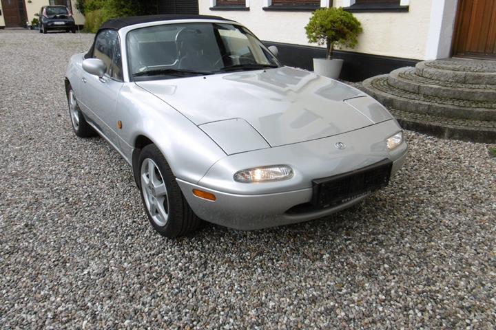 undefined Mazda MX-5 fra 1996 set udefra