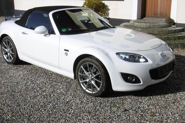 Hvid Mazda MX-5 fra 2010