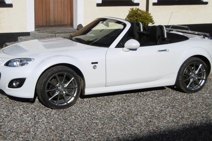 Hvid Mazda MX-5 fra 2010