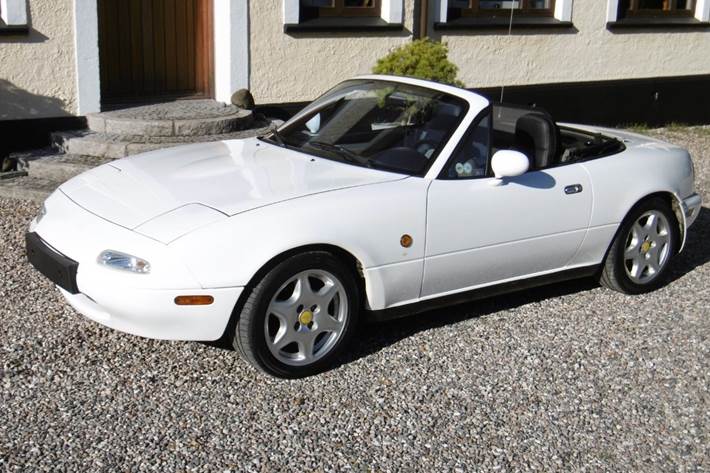 Hvid Mazda MX-5 fra 1991