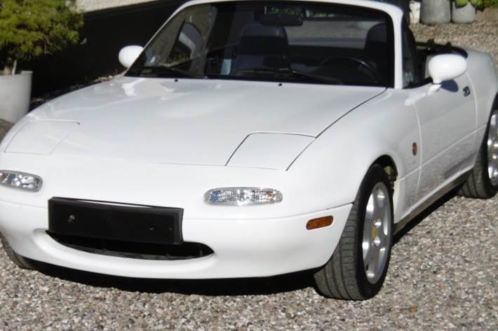 Hvid Mazda MX-5 fra 1991