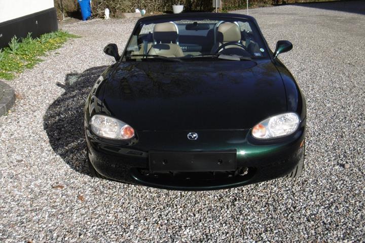 Grøn Mazda MX-5 fra 2000