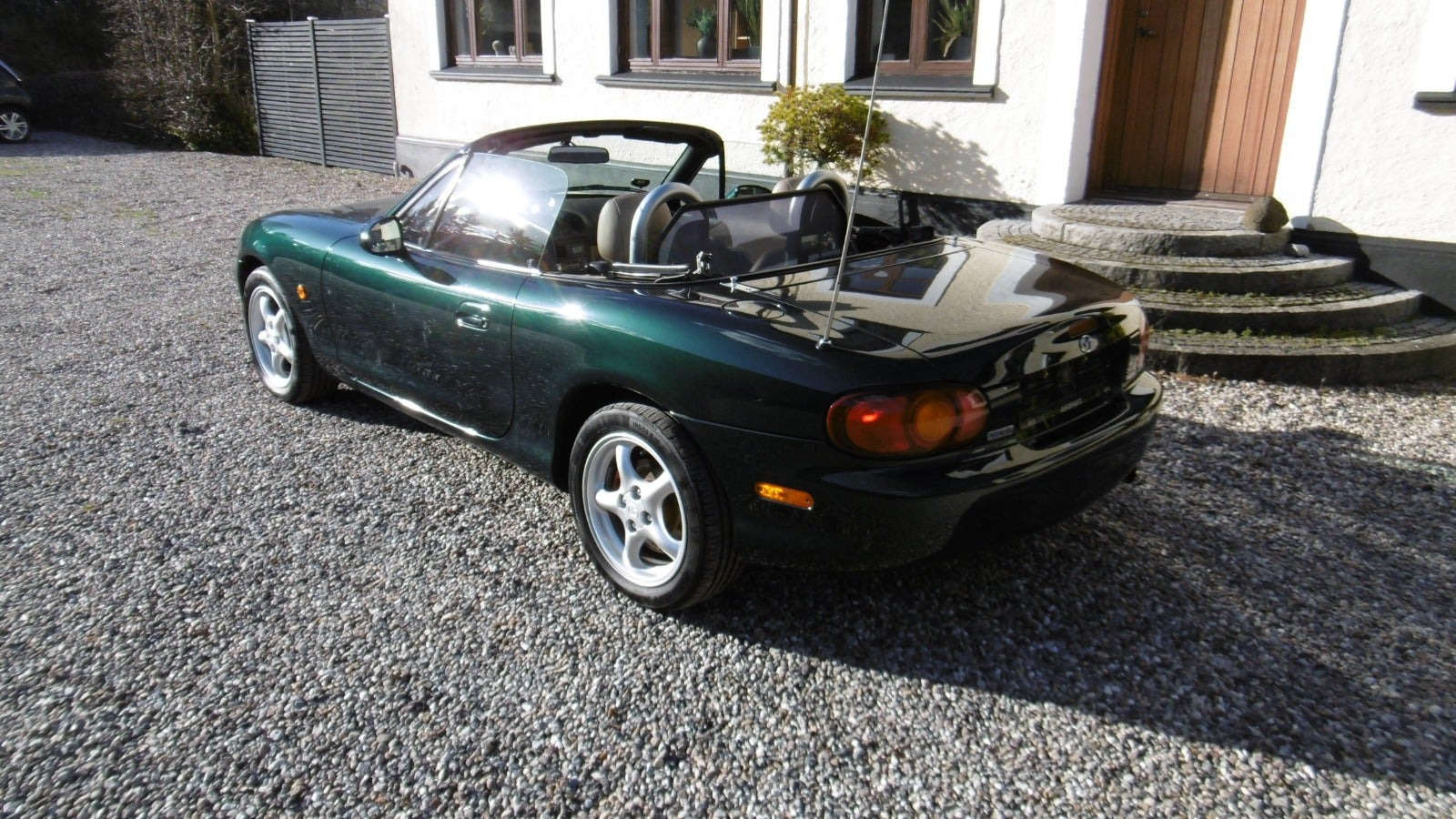 Grøn Mazda MX-5 fra 2000