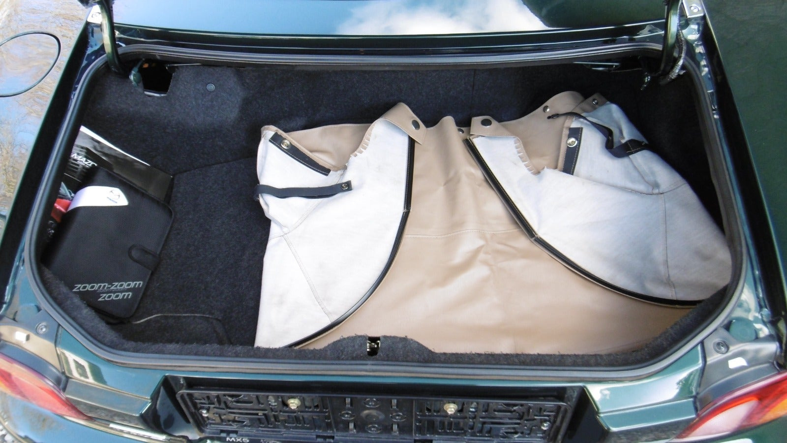 Grøn Mazda MX-5 fra 2000