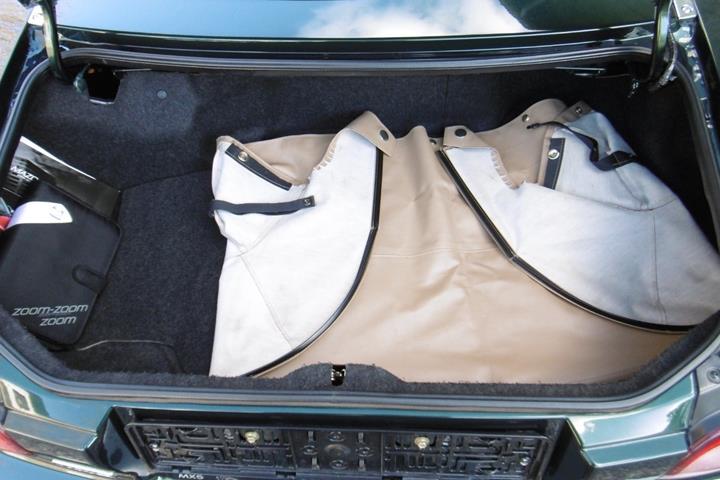 Grøn Mazda MX-5 fra 2000