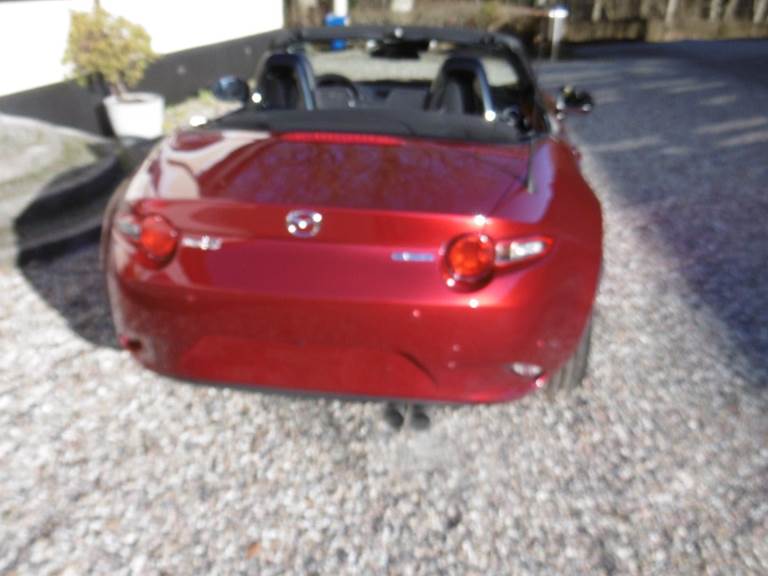 Mazda MX-5 2,0 SkyActiv-G 184 Roadster Cosmo