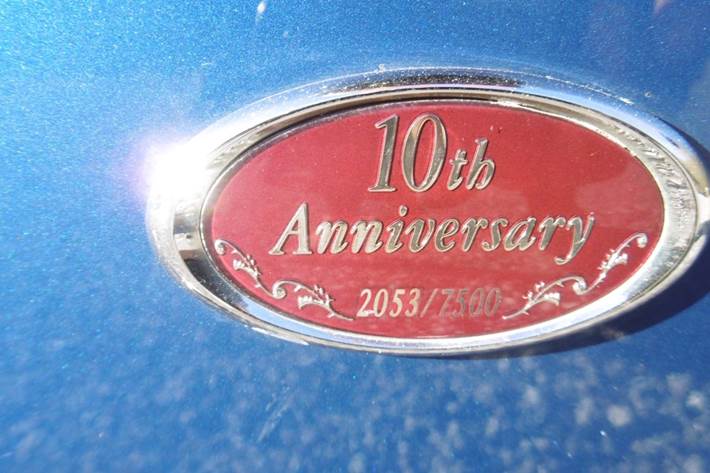 Blå Mazda MX-5 fra 1999