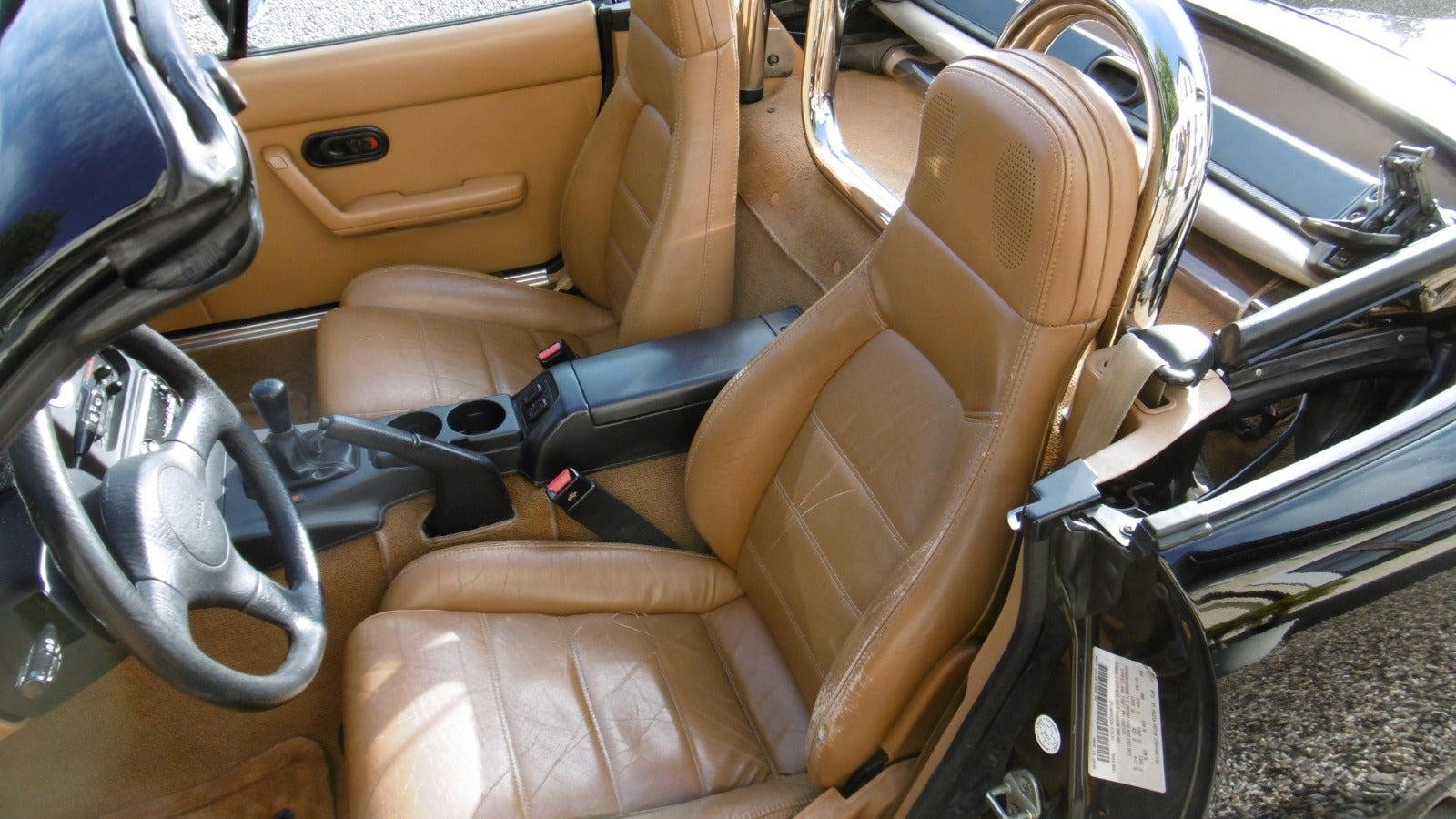 Brun Mazda MX-5 fra 1992