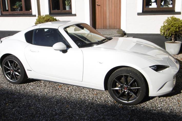 Hvid Mazda MX-5 fra 2021