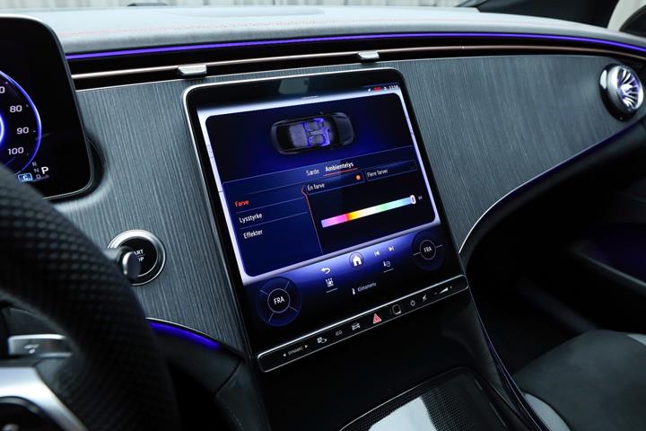 Sort Mercedes EQE350+ fra 2025