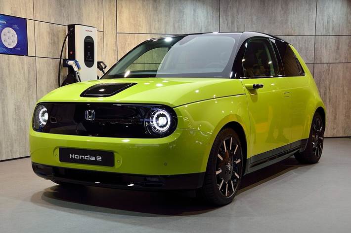 Gul Honda e fra 2020 set udefra