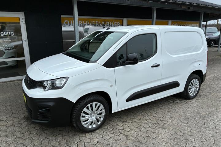 Hvid Peugeot Partner fra 2022