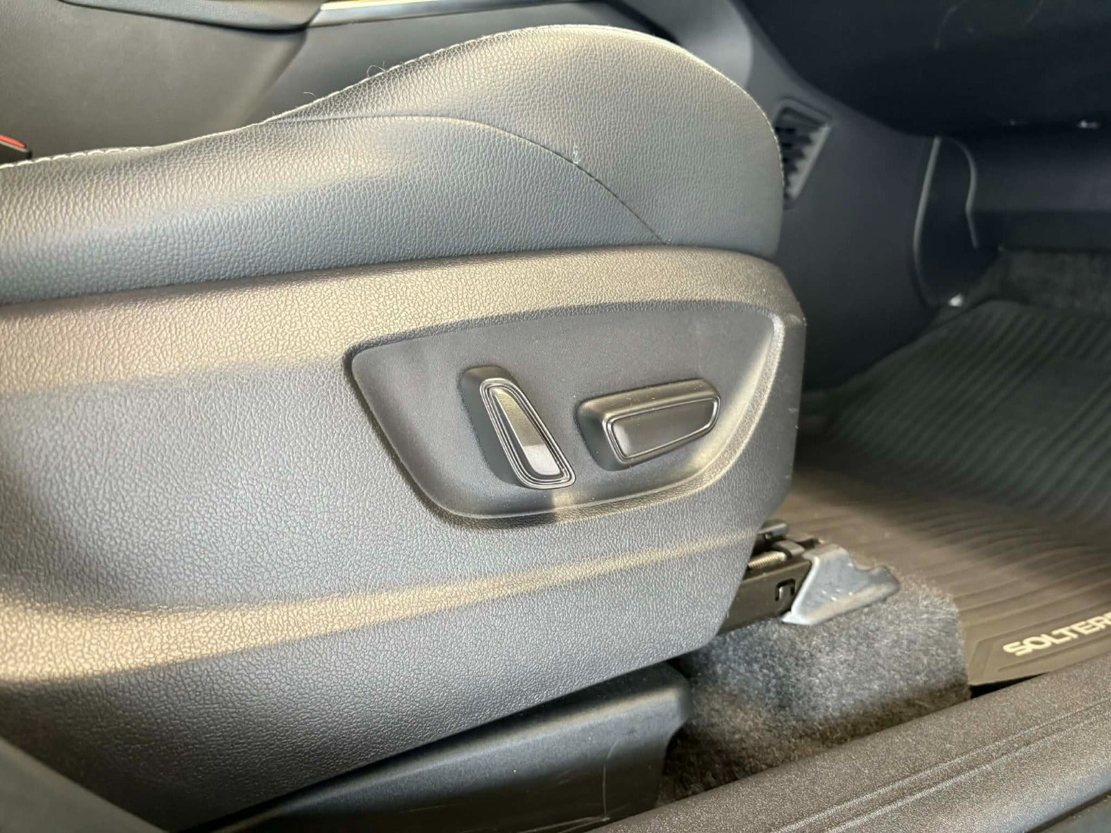 Grå Subaru Solterra fra 2024