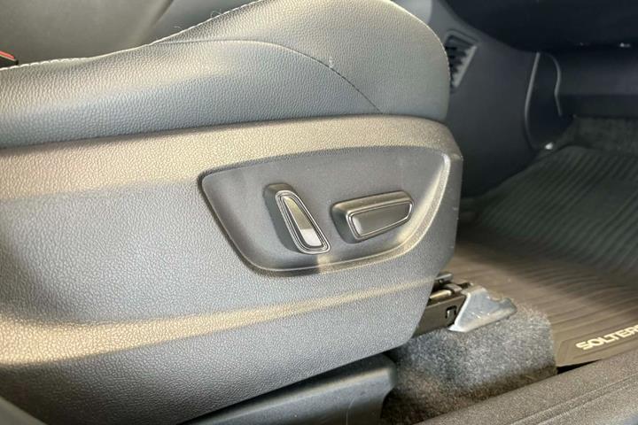 Grå Subaru Solterra fra 2024