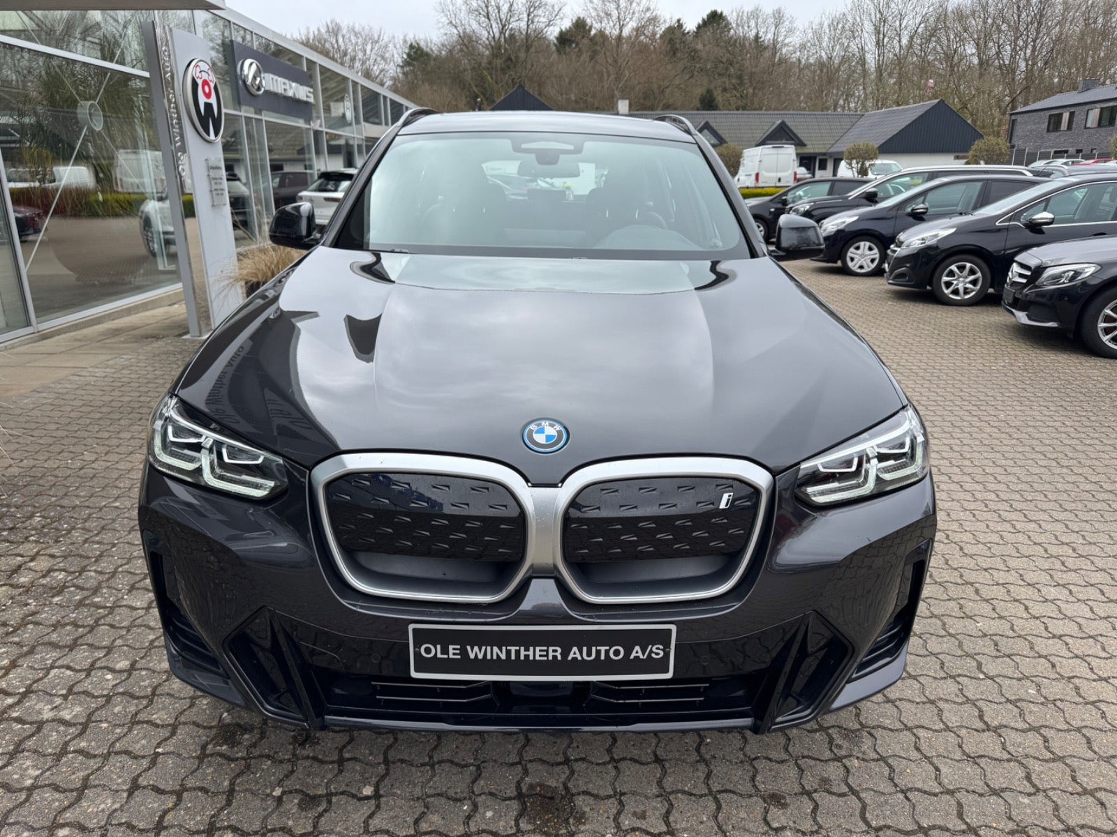 Sort BMW iX3 fra 2024
