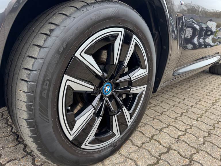 BMW iX3 Charged M-Sport