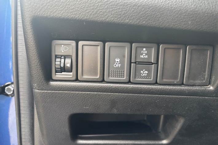 Blå Suzuki Baleno fra 2018