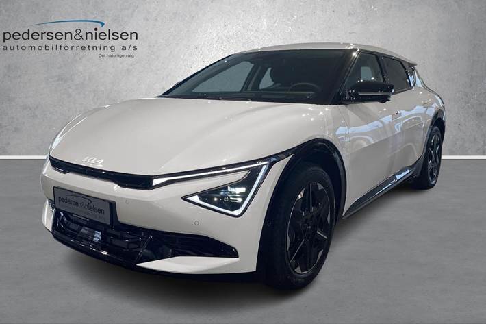 Hvid Kia EV6 fra 2025 set udefra