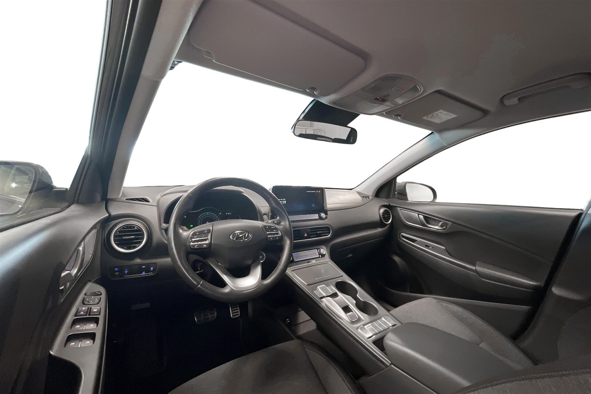 Grå Hyundai Kona fra 2021