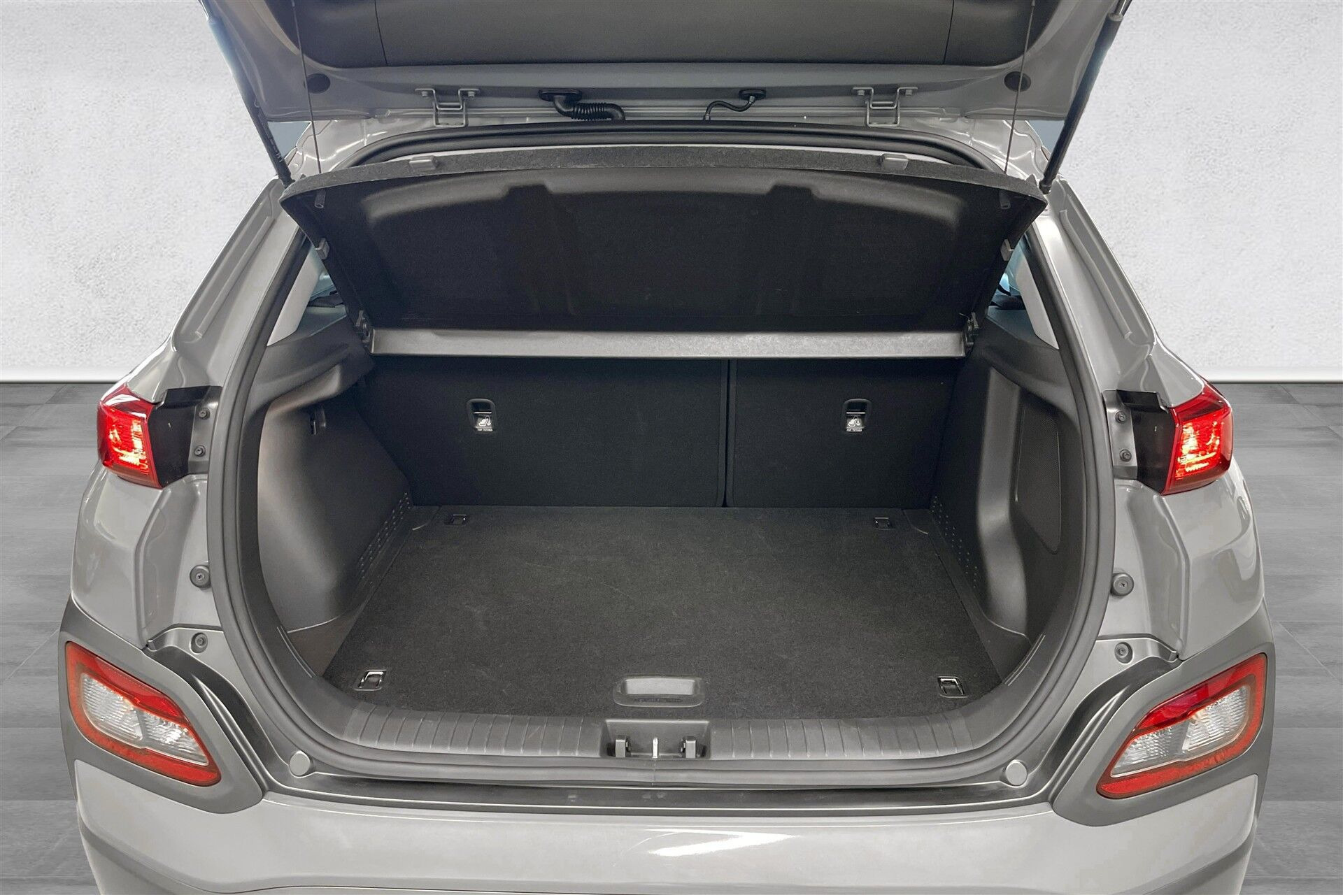 Grå Hyundai Kona fra 2021