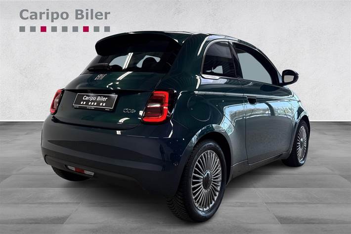 Grøn Fiat 500e fra 2023