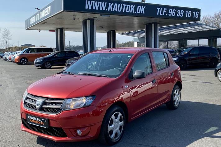 Rød Dacia Sandero fra 2014