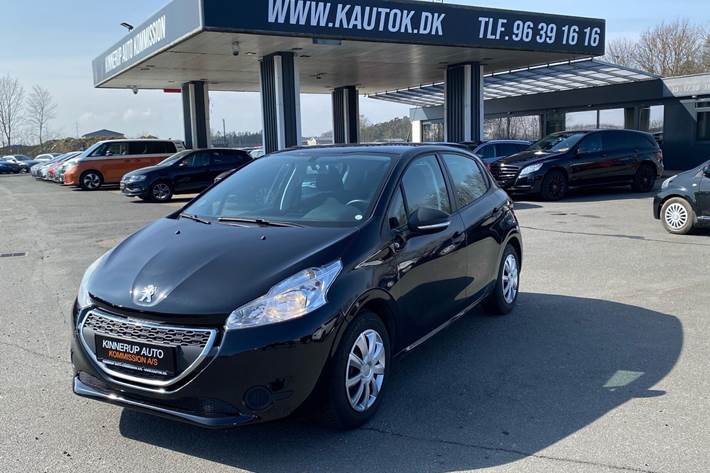 Sort Peugeot 208 fra 2013