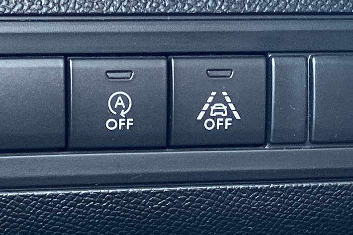 Grå Peugeot 308 fra 2018