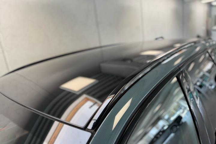 Grøn BMW i5 fra 2024
