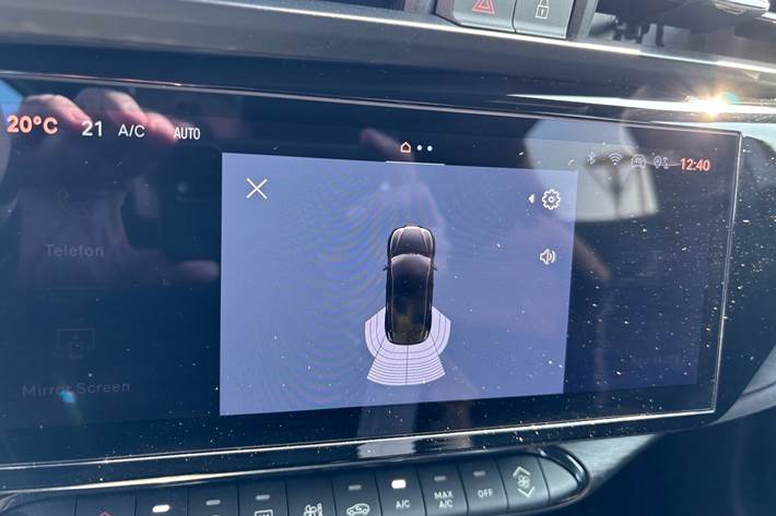 Grå Alfa Romeo Junior fra 2025