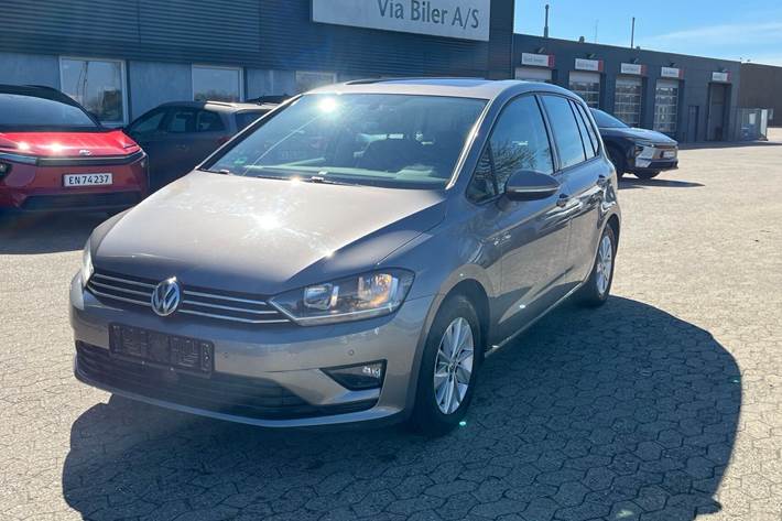 Sort VW Golf Sportsvan fra 2016