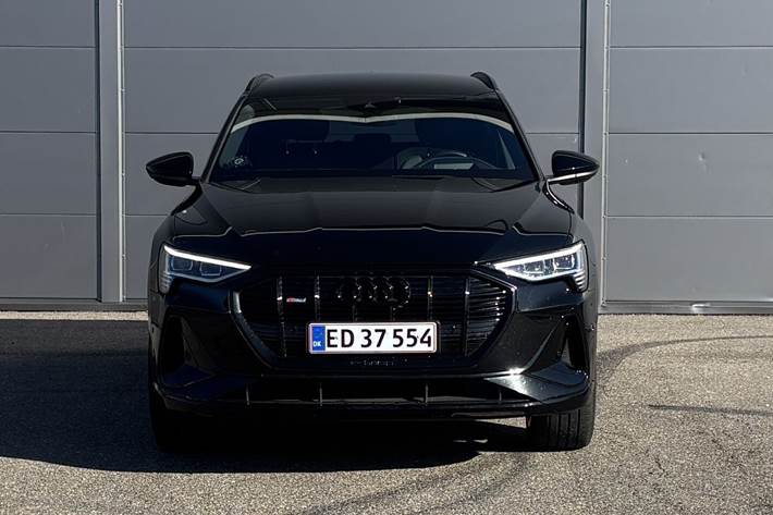 Sort Audi e-tron fra 2023