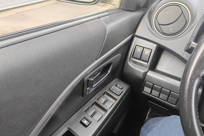 Gul Mazda 5 fra 2013