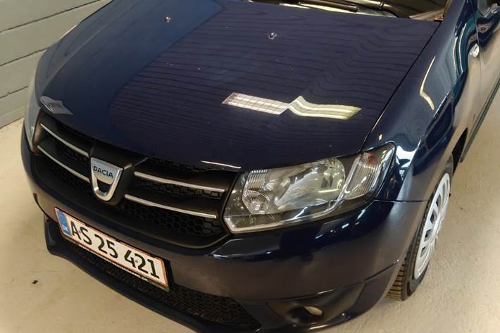 Gul Dacia Logan fra 2014